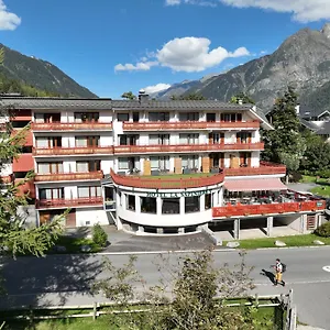 La Sapiniere Hotel