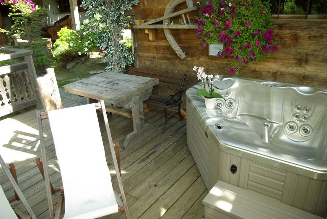 Hotel Les Chalets De Philippe Avec Jacuzzis Privatifs Chamonix
